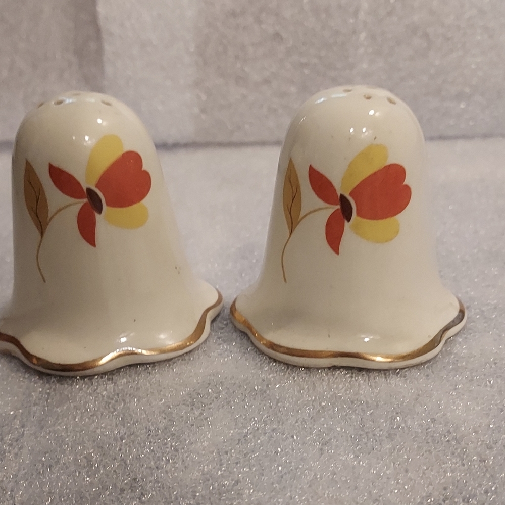 VTG Hall China Jewel Tea Autumn Leaf Ruffled D Salt & Pepper Shakers Casper - #1